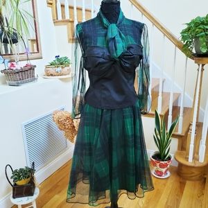 **Set**.. Green Plaid/Shimmer Blouse w/ Skirt